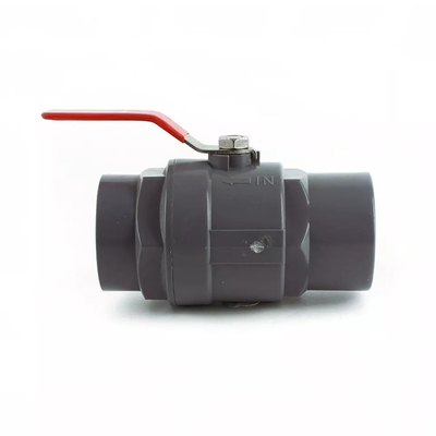 Черный PVC 1.6MPa пластмасса шарикового клапана 2 частей с ручкой нержавеющей стали