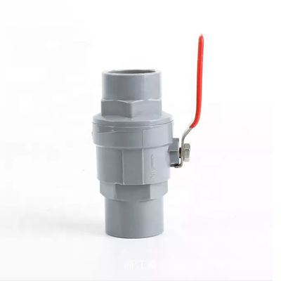 Клапан полива PVC белого шарикового клапана UPVC пластикового двухкусочного двухнаправленный